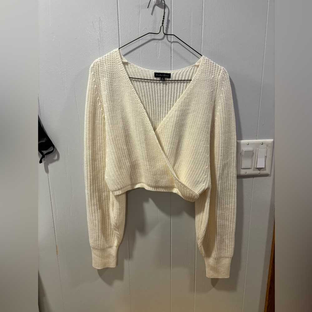 NWOT Hunter & Brown Cropped Sweater